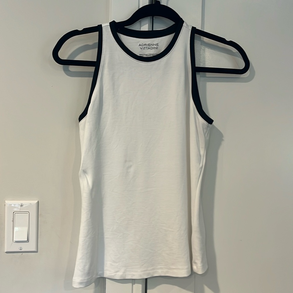 ADRIENNE VITTADINI White with Black Trim Tank Top Like New SZ XS